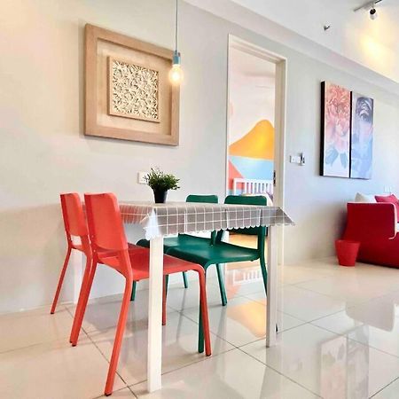 Tropicana 218 Macalister #Wondercolor #Infinity Pool #Georgetown #5Pax #2Br 2Bath #1King 1Queen 1Single #Quality Well Maintained #Private Host Exterior photo
