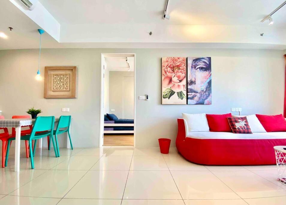Tropicana 218 Macalister #Wondercolor #Infinity Pool #Georgetown #5Pax #2Br 2Bath #1King 1Queen 1Single #Quality Well Maintained #Private Host Exterior photo