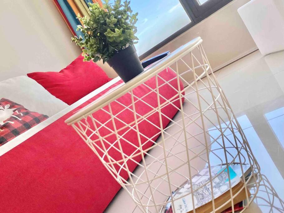 Tropicana 218 Macalister #Wondercolor #Infinity Pool #Georgetown #5Pax #2Br 2Bath #1King 1Queen 1Single #Quality Well Maintained #Private Host Exterior photo